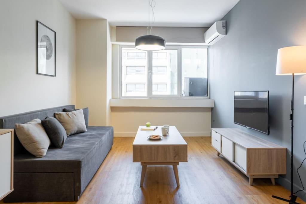Large Comfy, Modern Studio 5 Min To Acropolis Athens Exterior photo